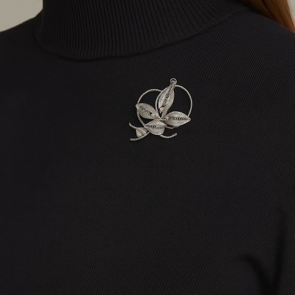 Vintage Filigree Brooch floral 1.5” silver plated - Picture 1 of 13